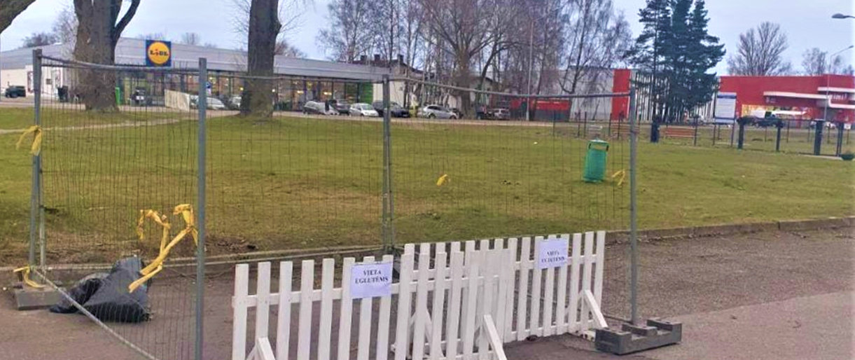 Su Kalėdų simboliais – eglėmis – atsisveikinkime atsakingai