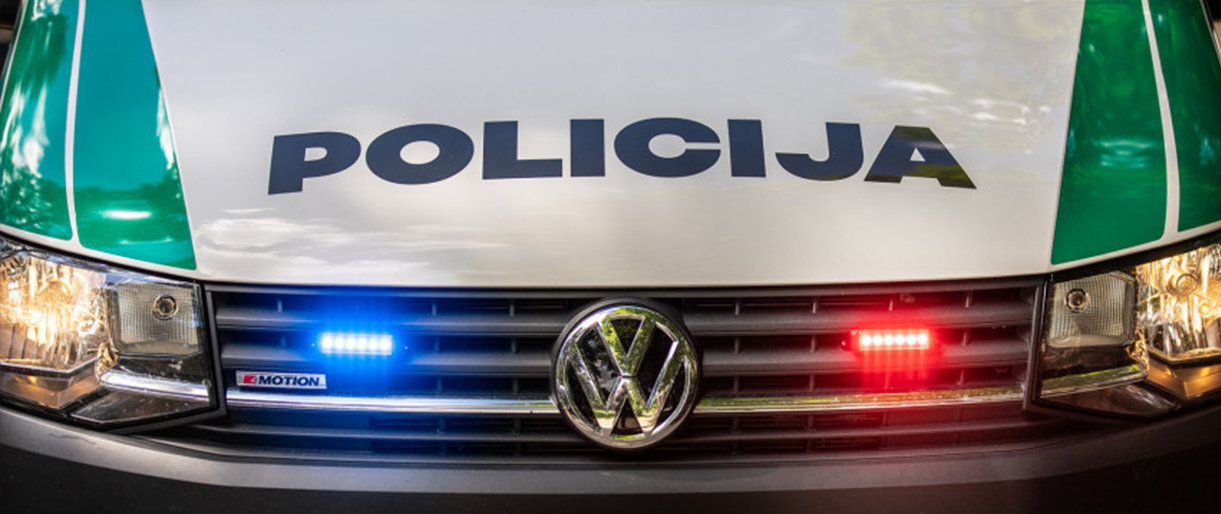 Palangoje, garaže, rastas vyro kūnas su prakirstu antakiu