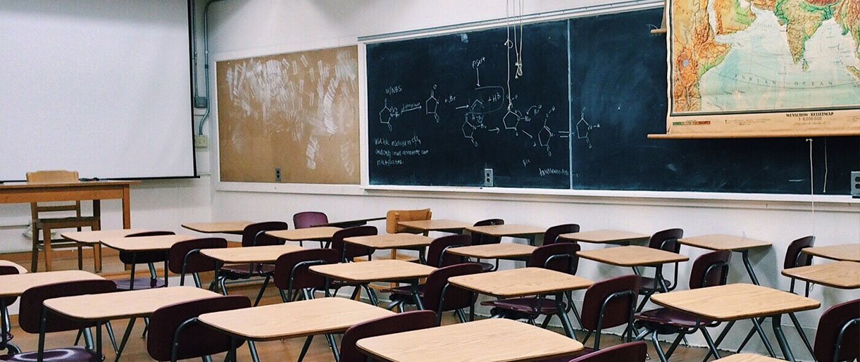 LSA: Grąžinant daugiau mokinių į mokyklas, savivaldybės ragina nežaisti visuomenės lūkesčiais, o vertinti realią situaciją