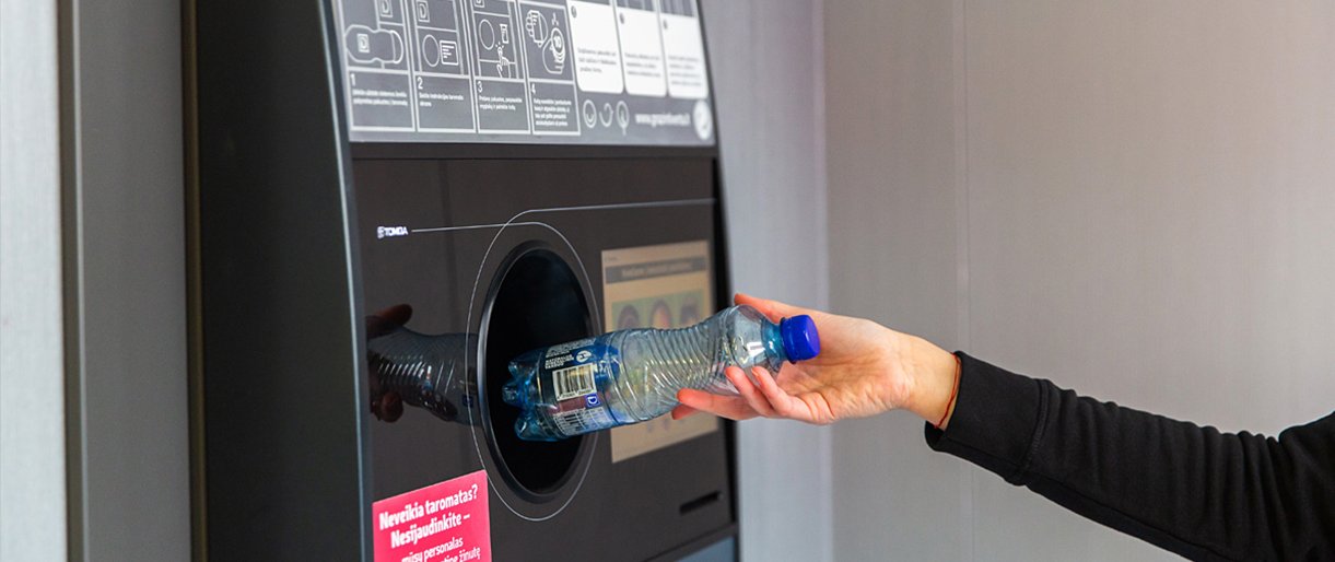 Vienkartinių plastiko gaminių draudimas – tik viena iš priemonių sprendžiant plastiko taršos problemą