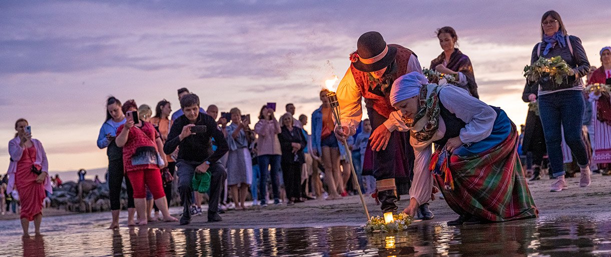 Joninių miestelis šventojoje užbūrė šventės dalyvius